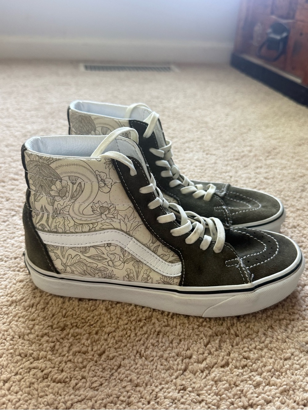 Vans Sk8-Hi Desert Skulls Grape Leaf & White Skate Shoes